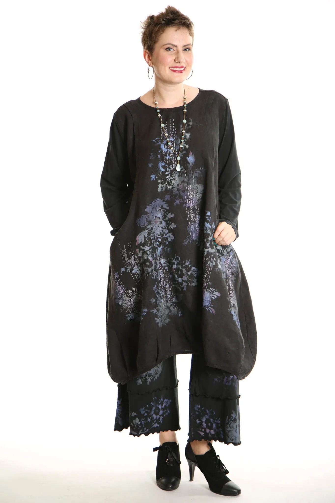 7205 Studio Dress Black - Printed -antique colorful floral