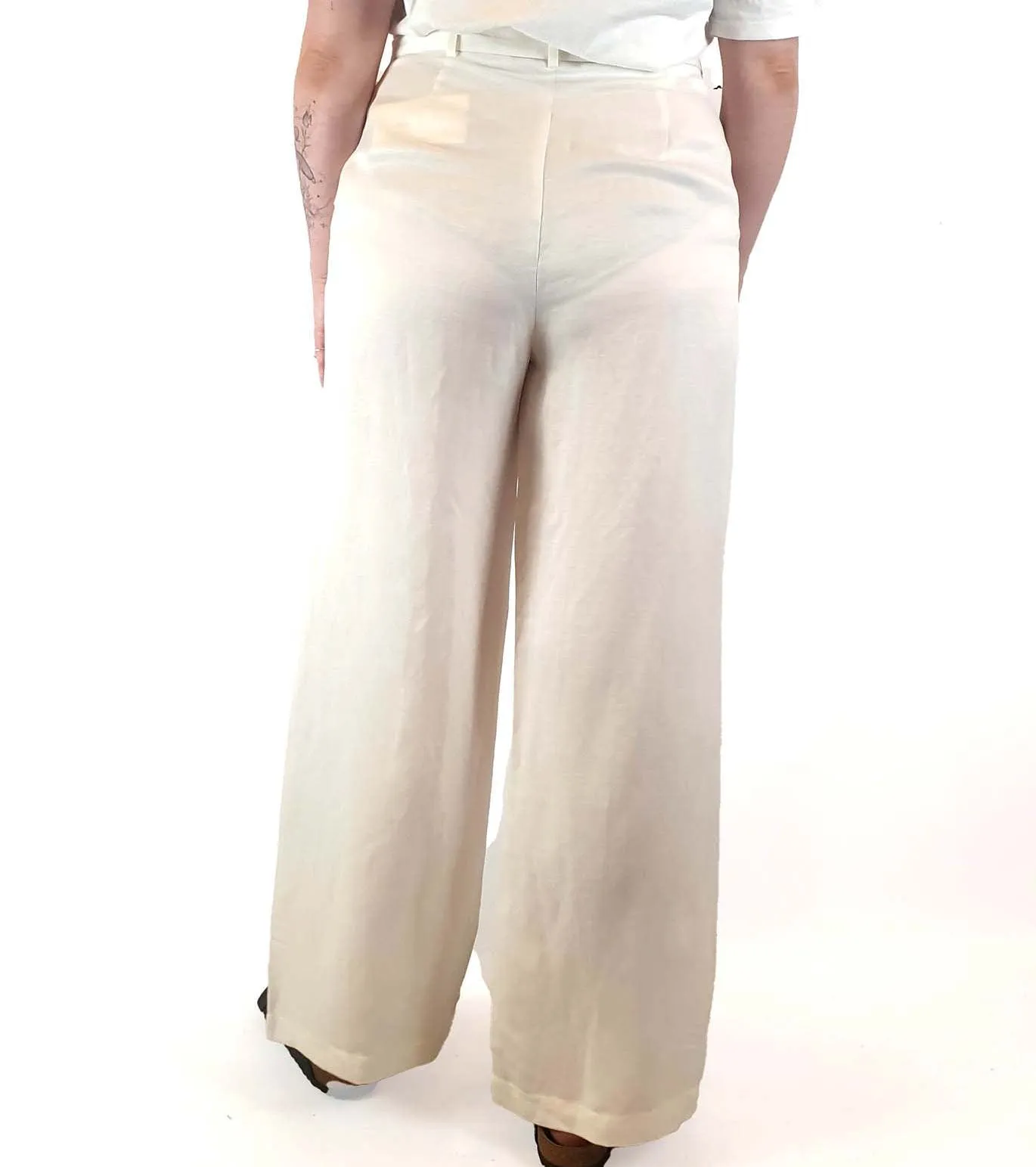 Assembly Label cream linen mix wide leg pants size 14 (best fits 12-small 14)