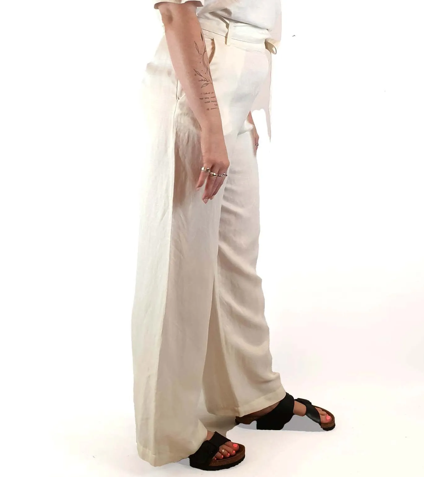 Assembly Label cream linen mix wide leg pants size 14 (best fits 12-small 14)