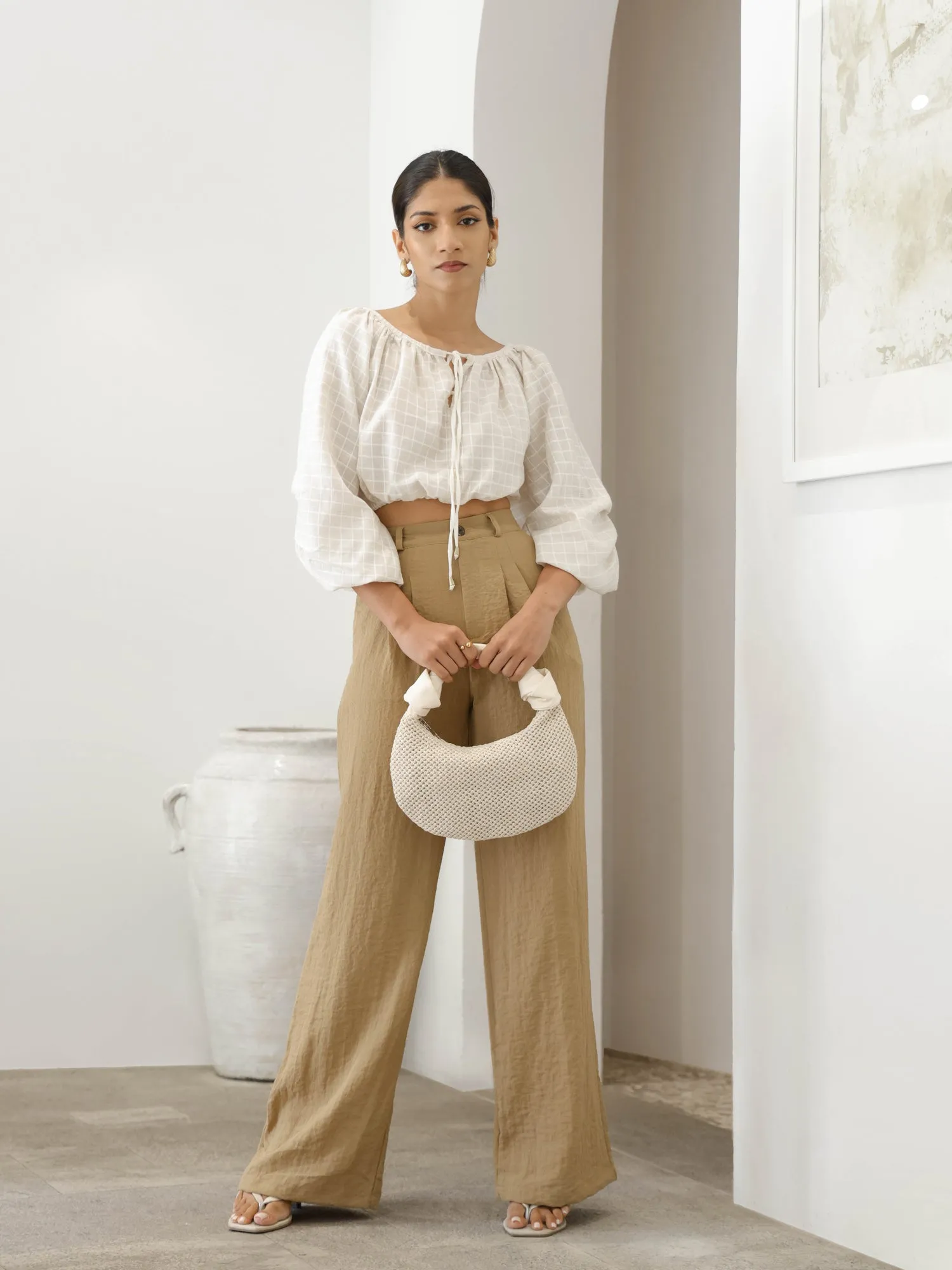 Balloon Sleeved Front Tie Up Top