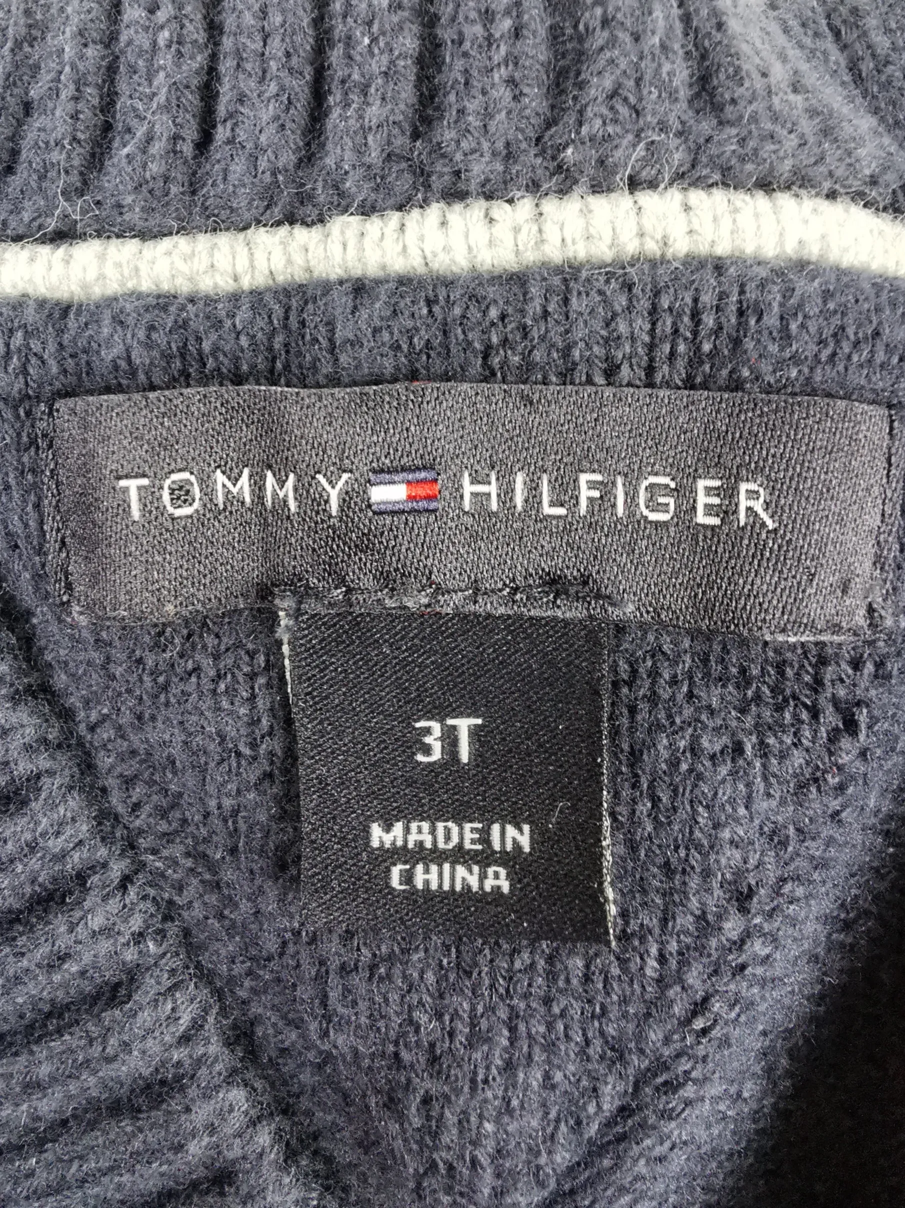 BOY SIZE 3 YEARS - TOMMY HILFIGER, Argyle Knit Sweater, V-Neck EUC B31