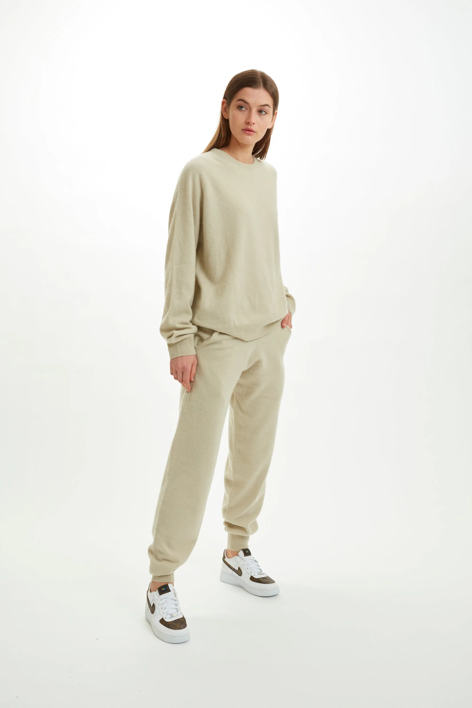 Boyfriend R-Neck Sweater