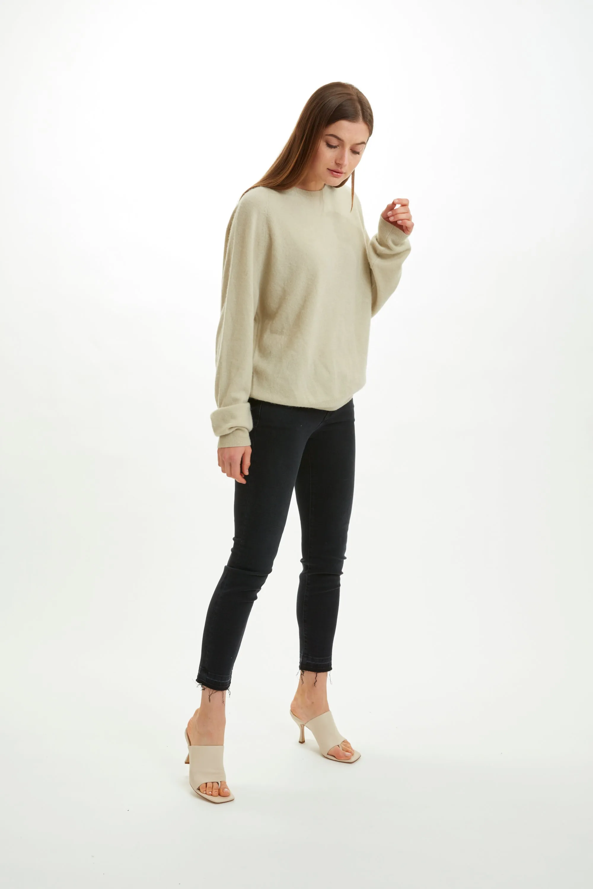 Boyfriend R-Neck Sweater