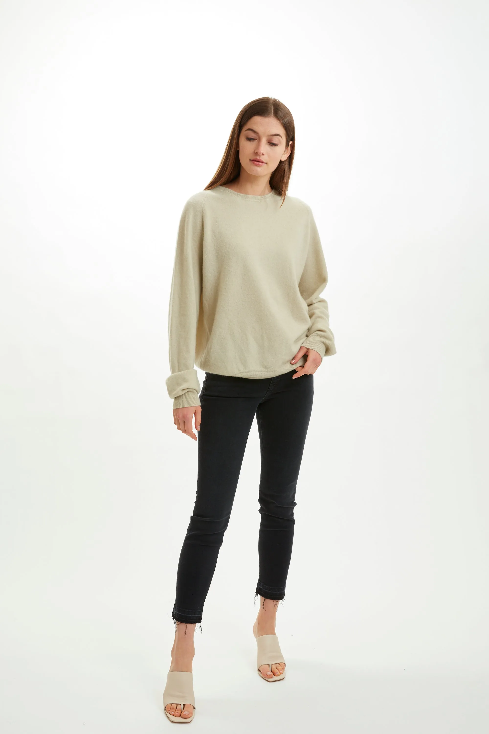 Boyfriend R-Neck Sweater