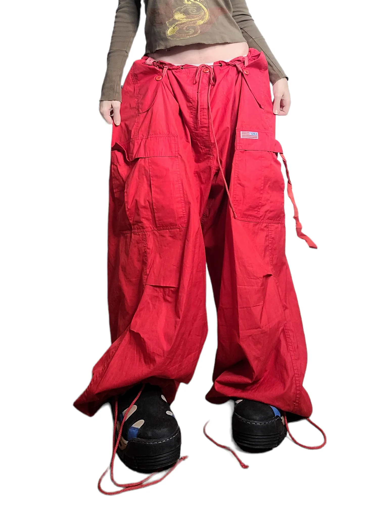 Cargo parachute rouge