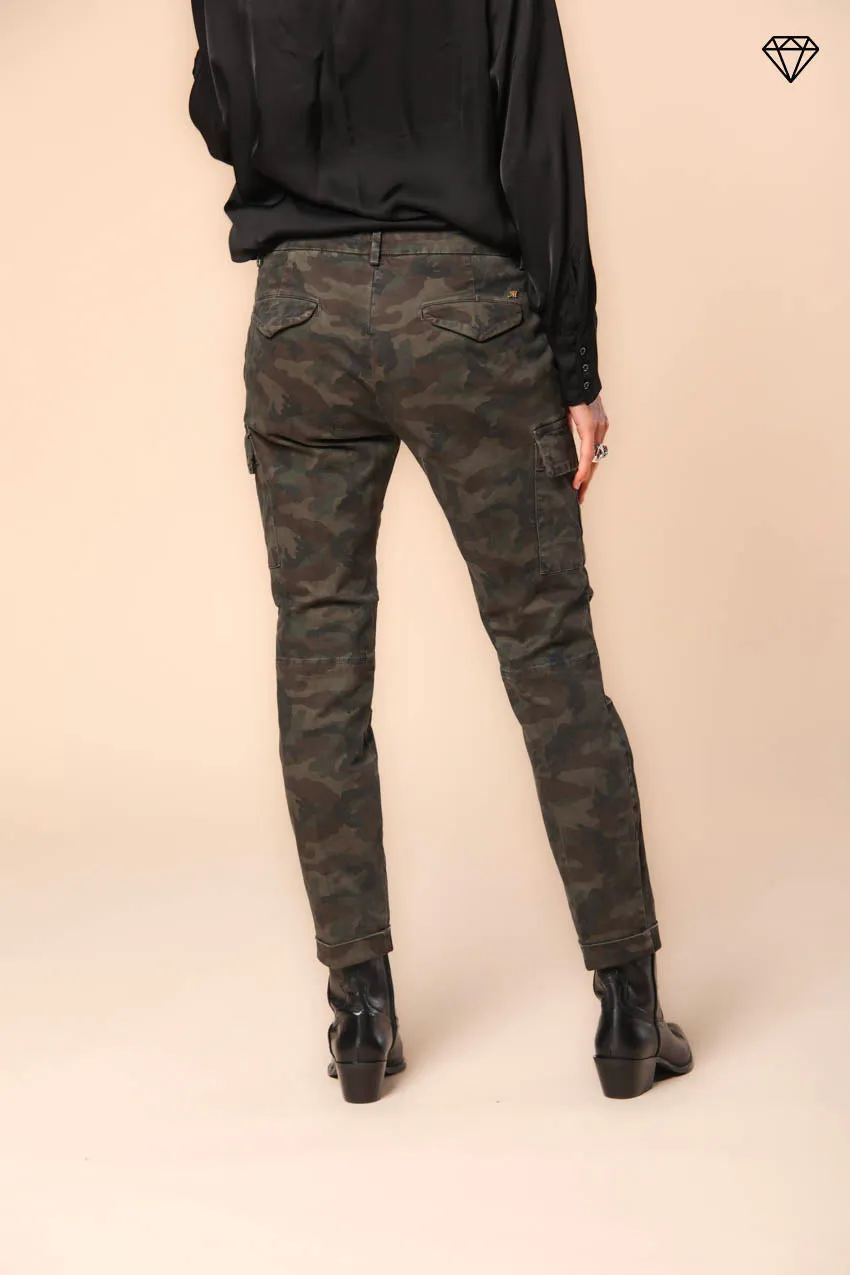 Chile City women's cargo pants in satin with camouflage print curvy fit ①