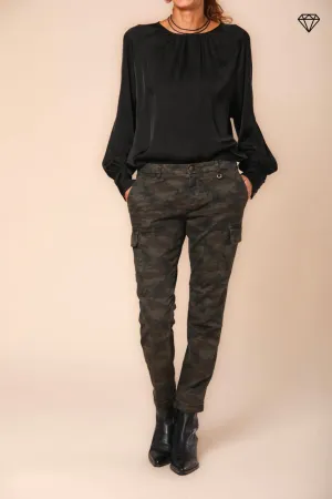 Chile City women's cargo pants in satin with camouflage print curvy fit ①
