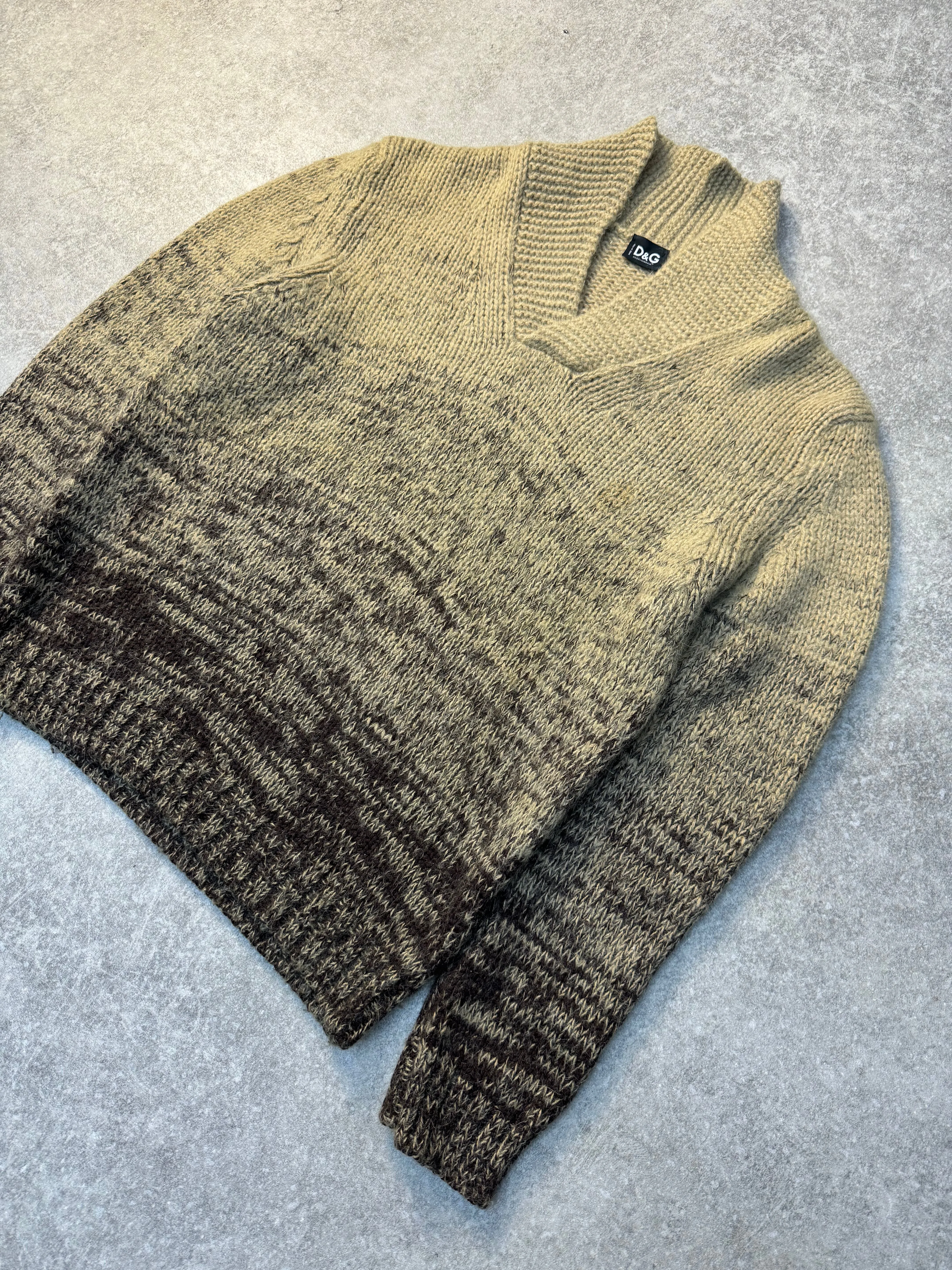 D&G Two Tone V-neck Leather Badge Logo Detail Knit Jumper