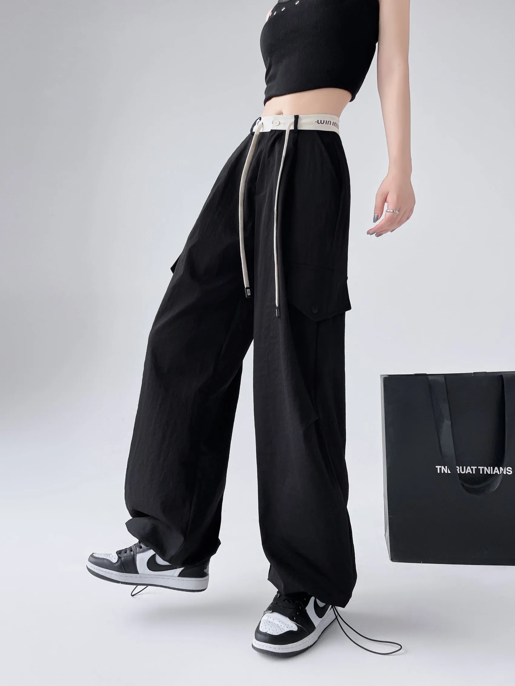 Fashionable Solid Wide Leg Cargo Pant Designed for Comfort and Movement