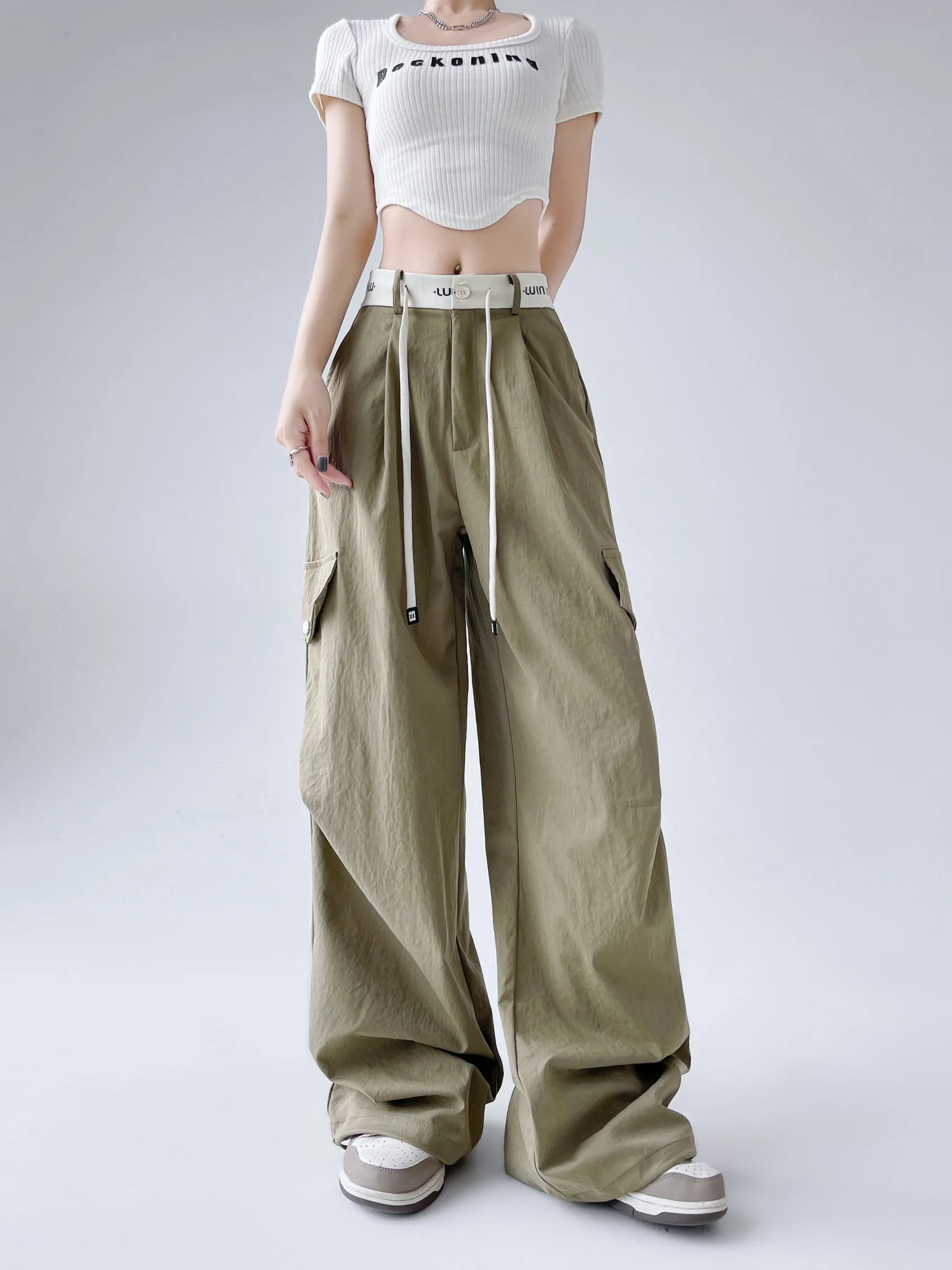 Fashionable Solid Wide Leg Cargo Pant Designed for Comfort and Movement