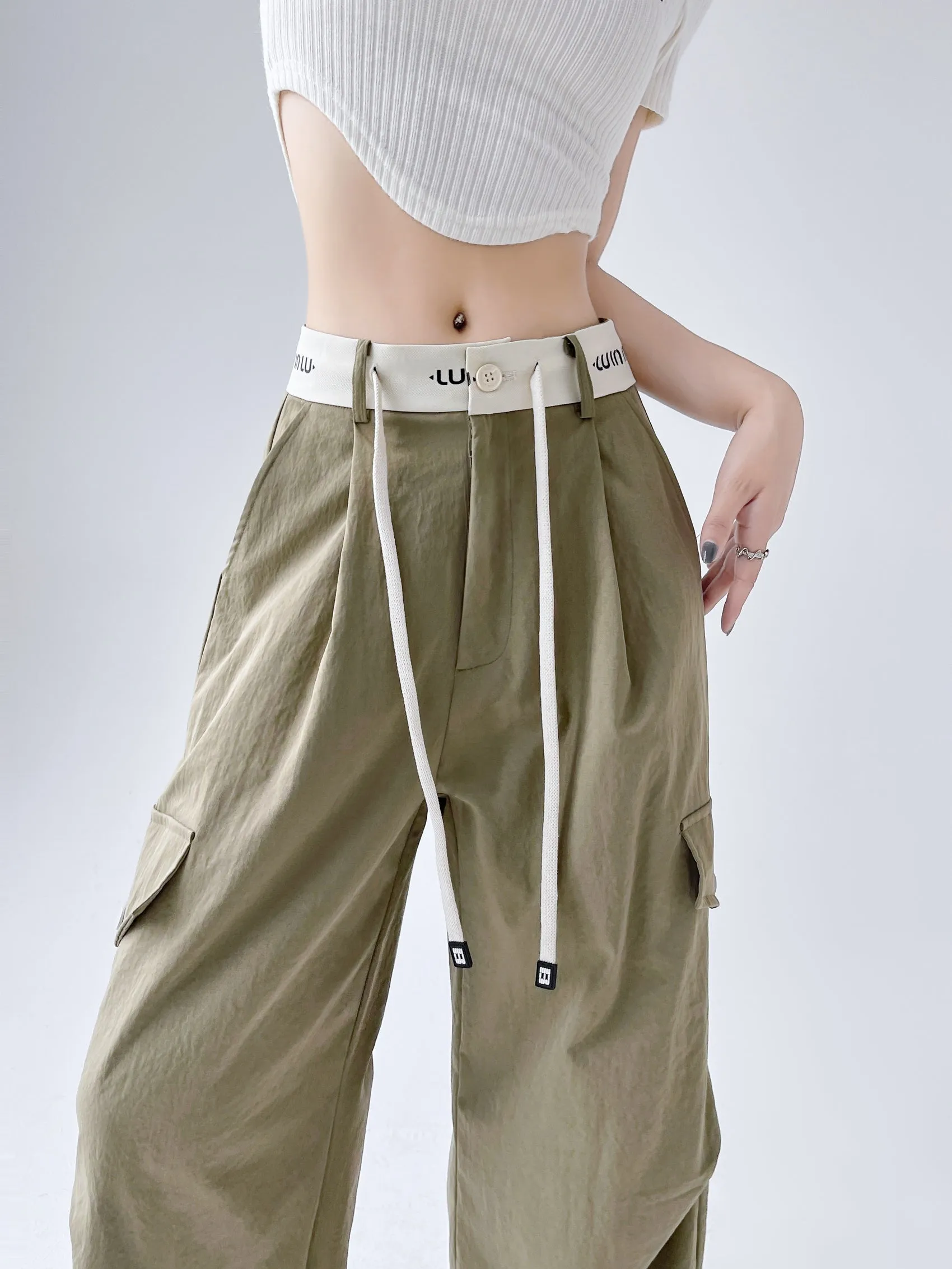 Fashionable Solid Wide Leg Cargo Pant Designed for Comfort and Movement