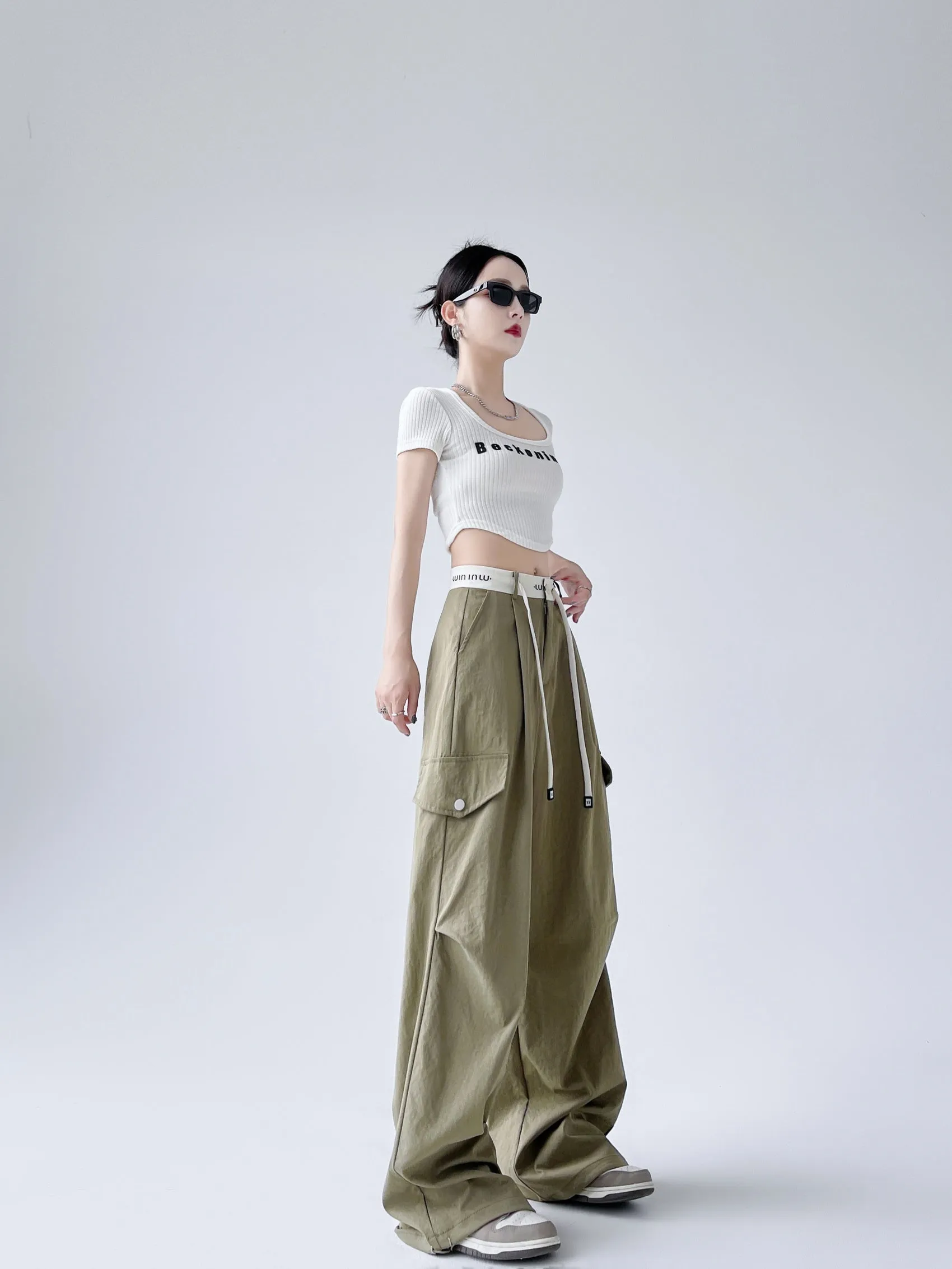 Fashionable Solid Wide Leg Cargo Pant Designed for Comfort and Movement