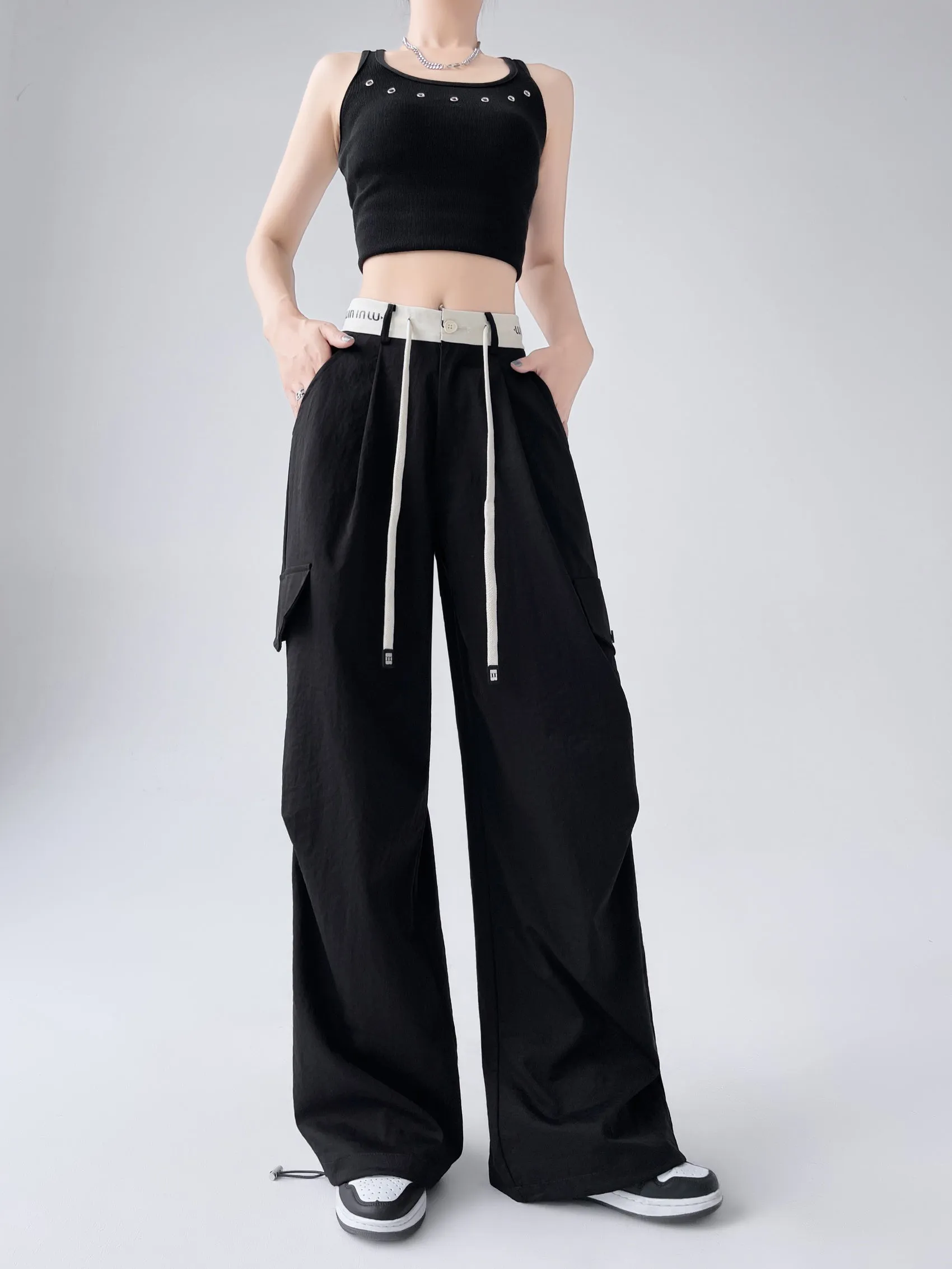 Fashionable Solid Wide Leg Cargo Pant Designed for Comfort and Movement