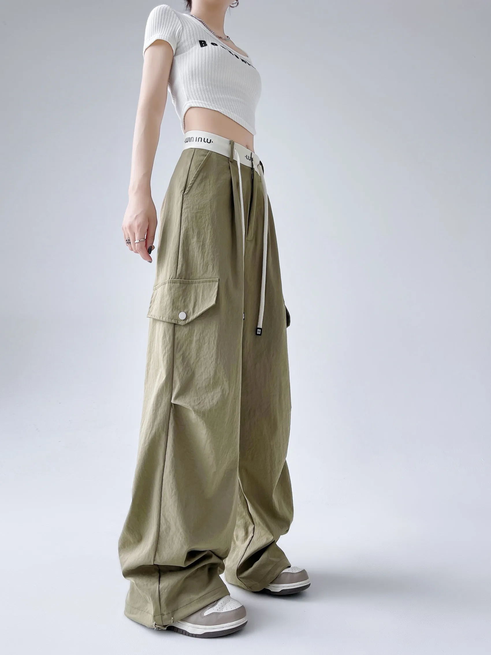 Fashionable Solid Wide Leg Cargo Pant Designed for Comfort and Movement