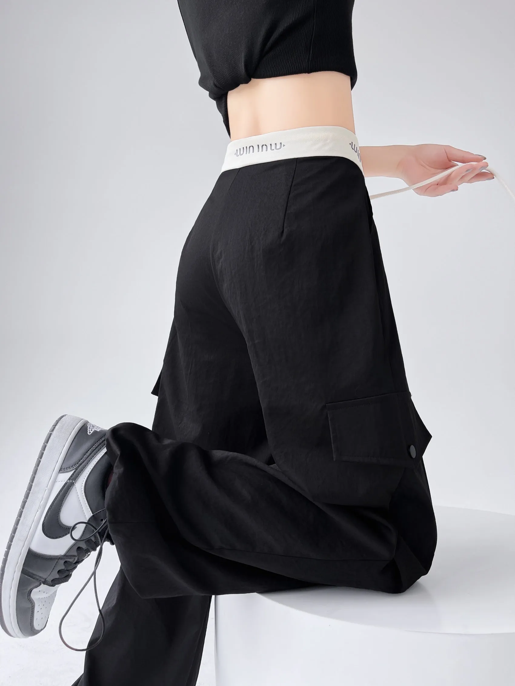 Fashionable Solid Wide Leg Cargo Pant Designed for Comfort and Movement