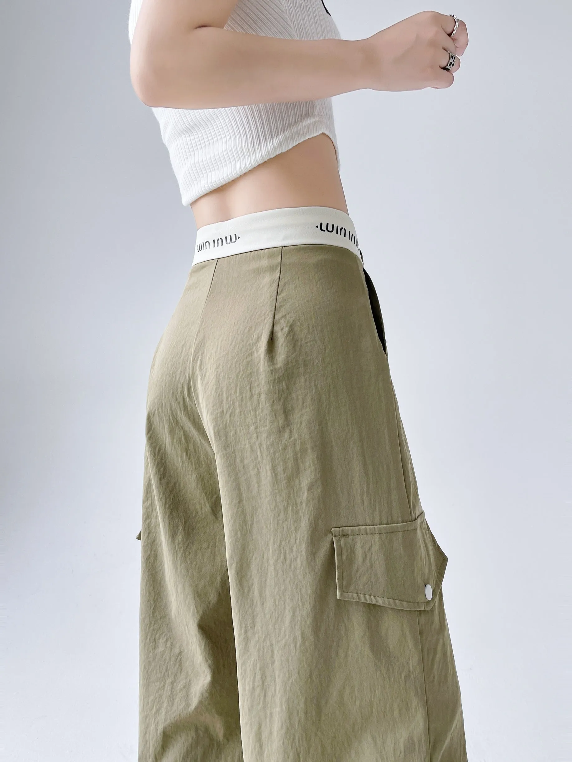 Fashionable Solid Wide Leg Cargo Pant Designed for Comfort and Movement