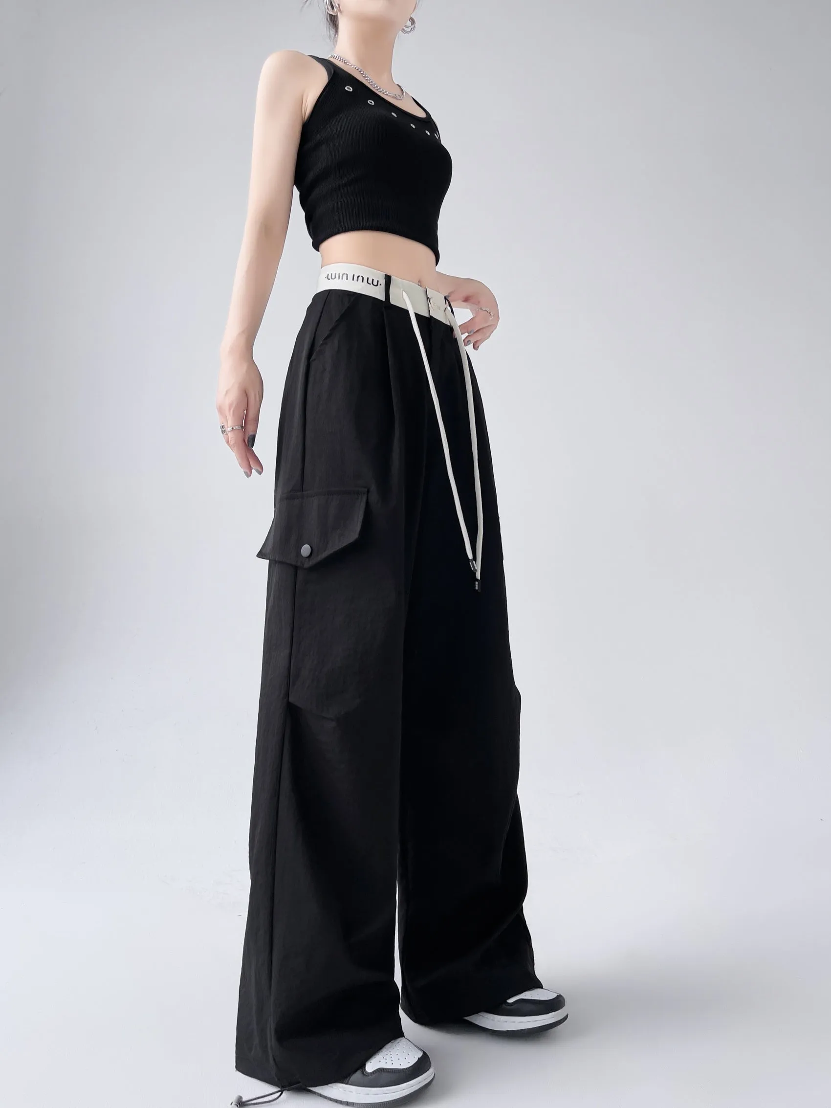 Fashionable Solid Wide Leg Cargo Pant Designed for Comfort and Movement