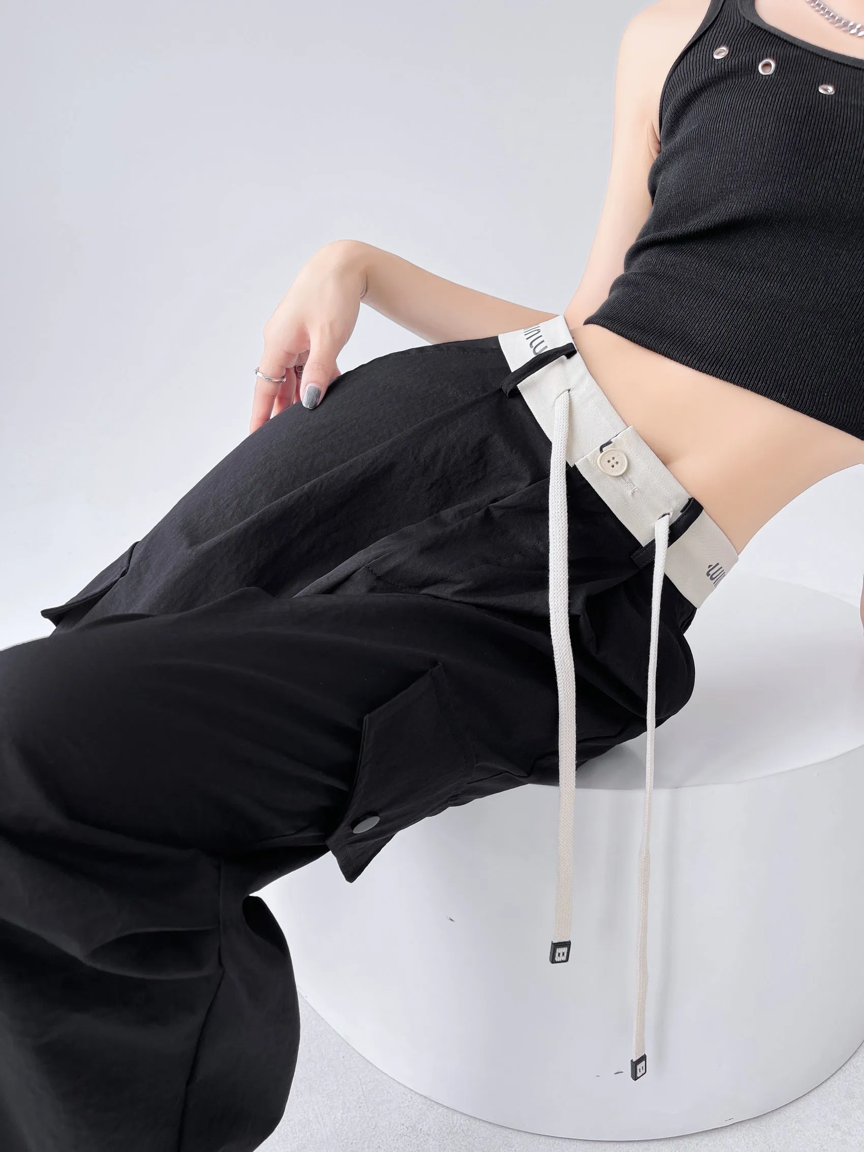 Fashionable Solid Wide Leg Cargo Pant Designed for Comfort and Movement