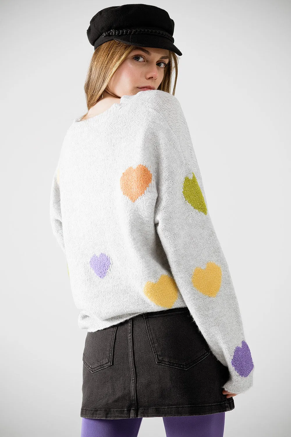 Grey sweater with boat neck and heart print