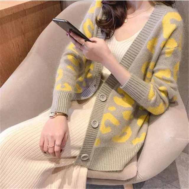Kawaii Leopard V Neck Sweaters