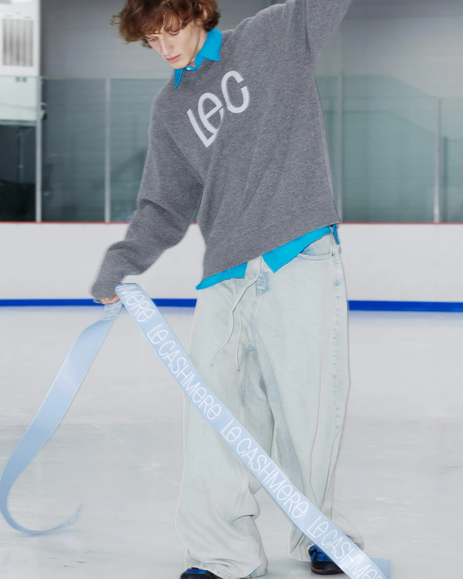 LE C V-Neck Sweater