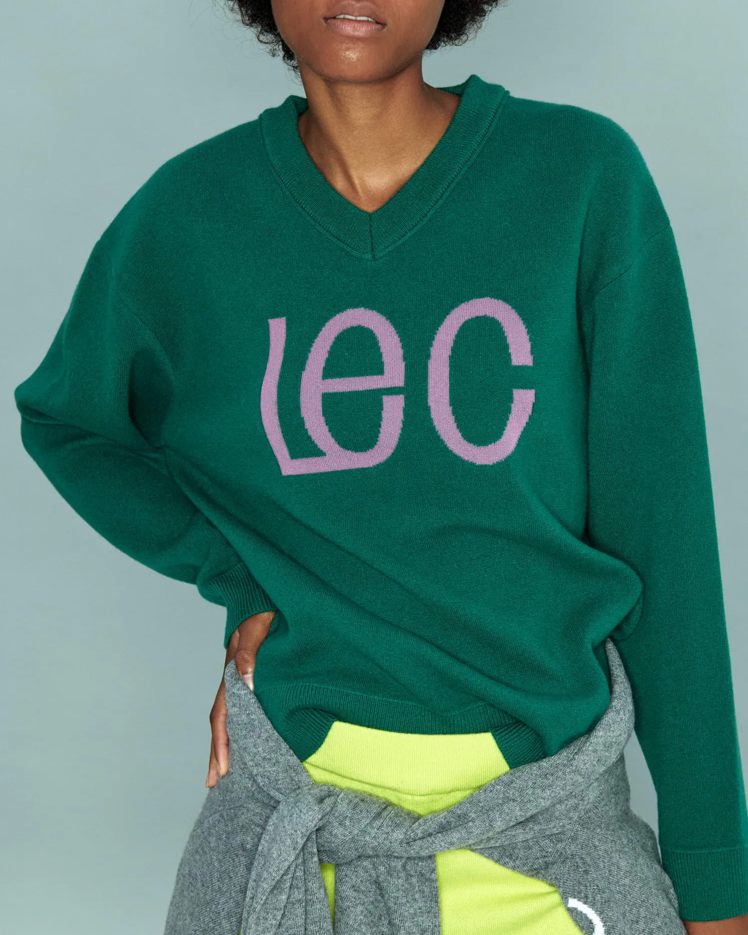 LE C V-Neck Sweater