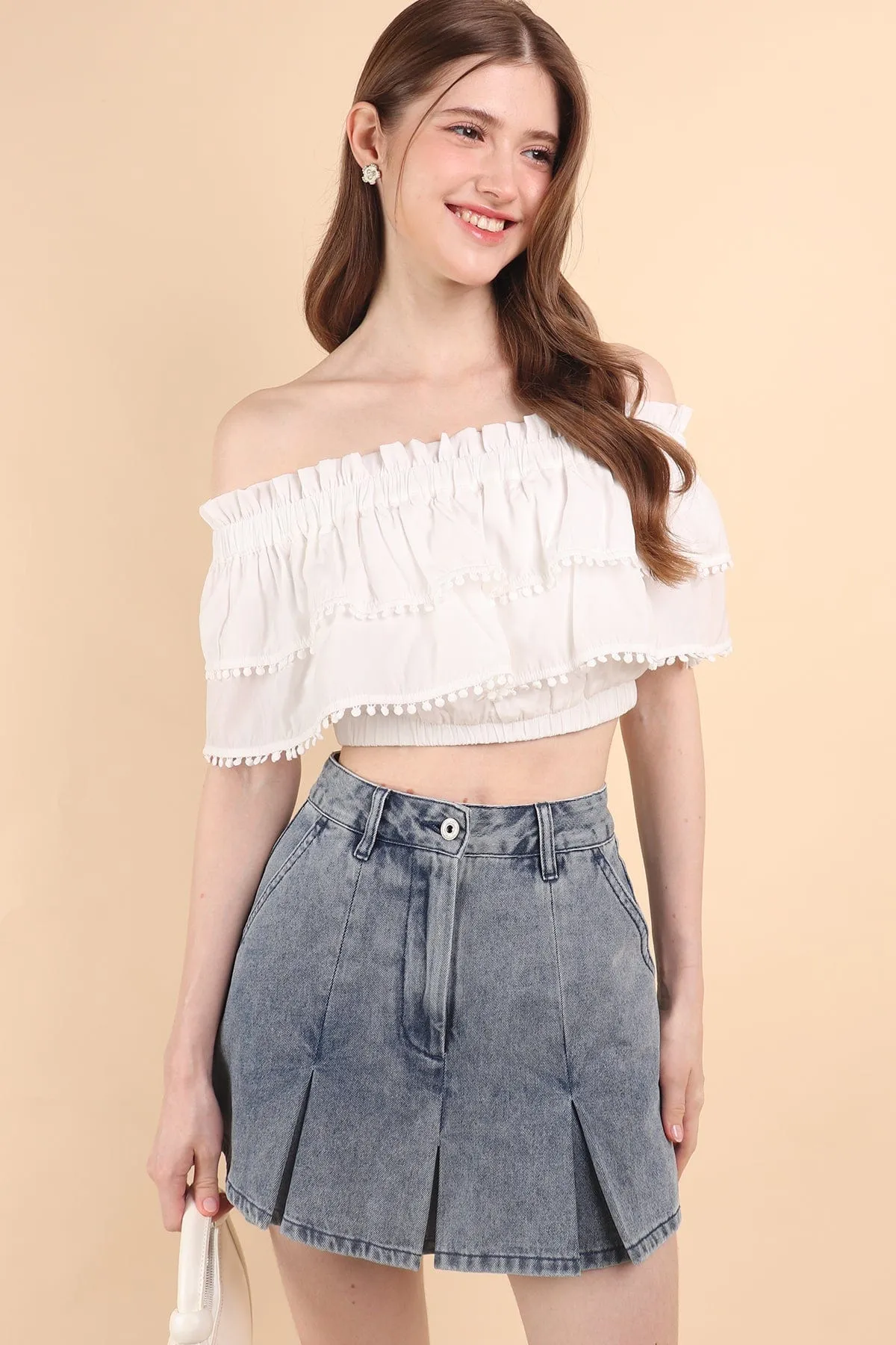LINDSAY POM POM OFFSIE TOP IN WHITE