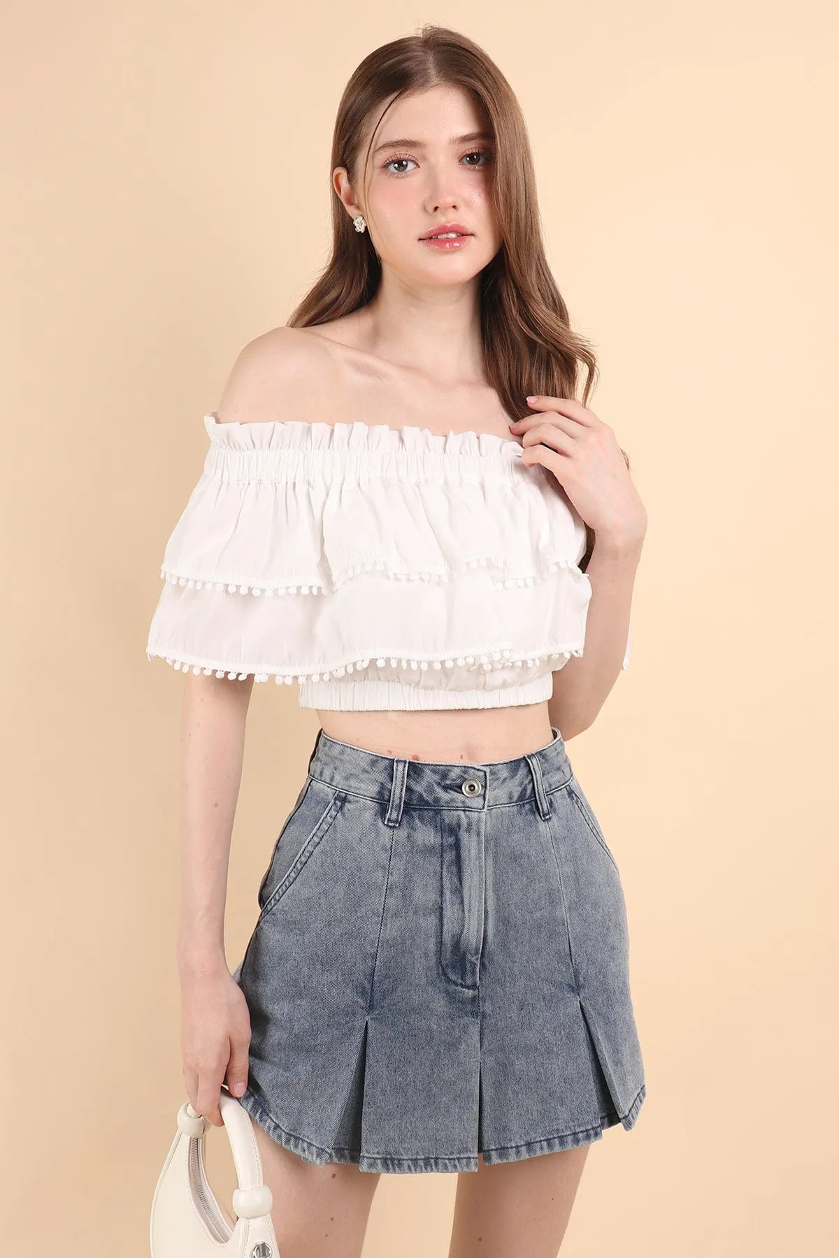 LINDSAY POM POM OFFSIE TOP IN WHITE