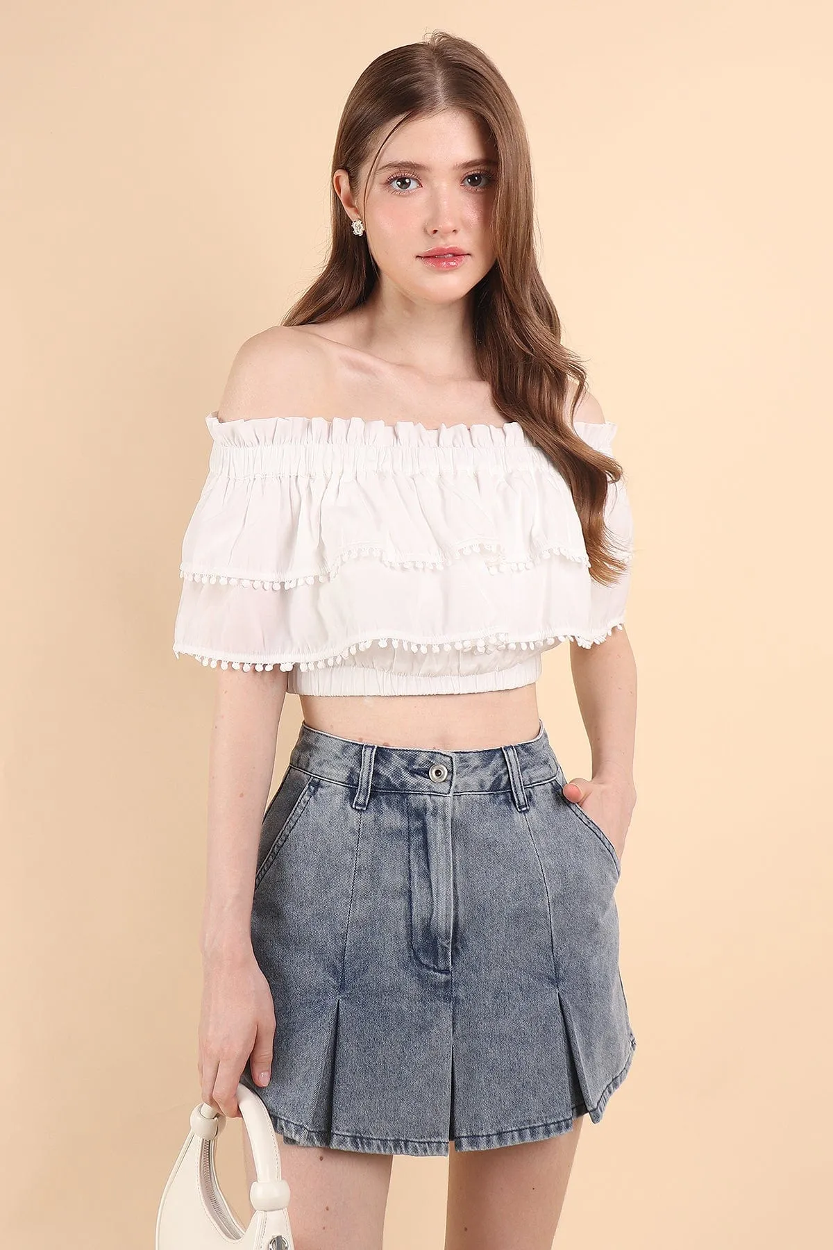 LINDSAY POM POM OFFSIE TOP IN WHITE