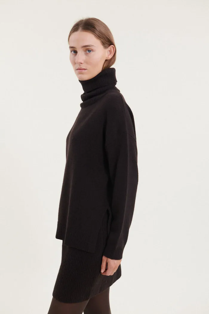 Lise Short T-Neck - Chocolate torte