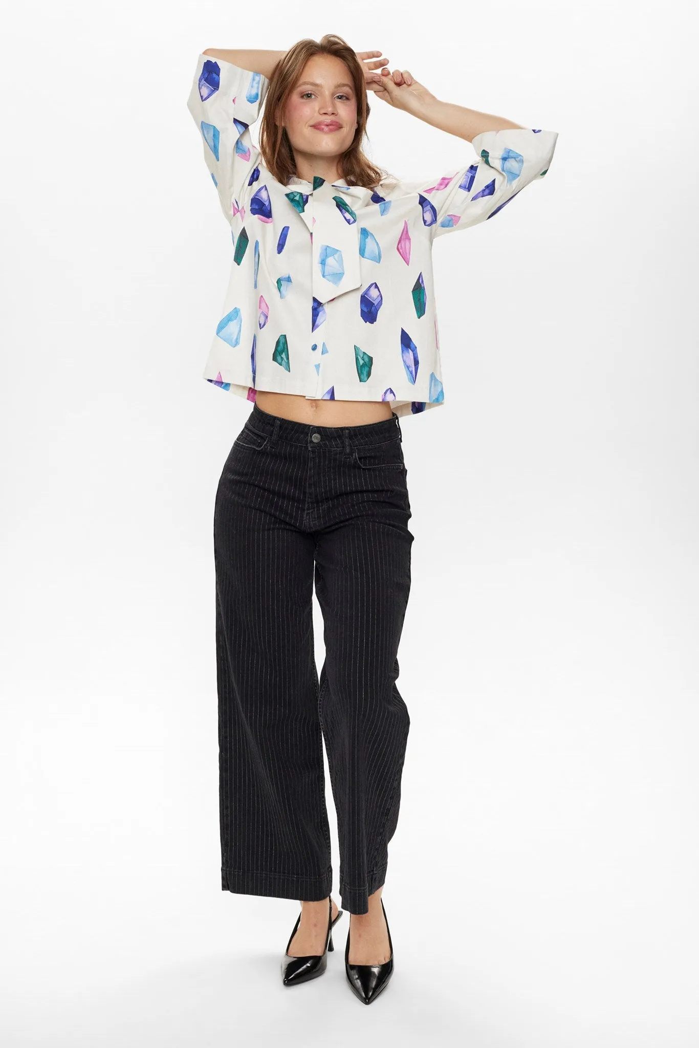 NUCRYSTAL BOW TIE SHIRT - Cloud Dancer
