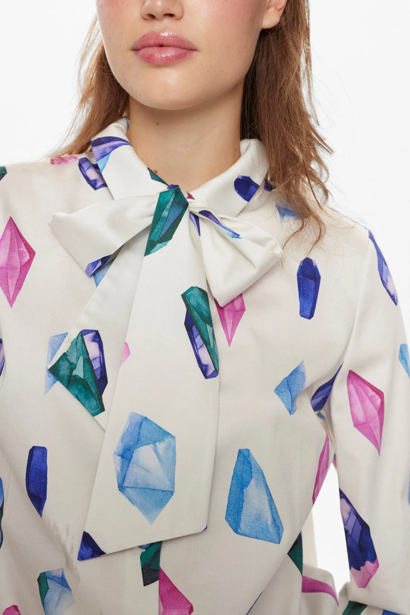 NUCRYSTAL BOW TIE SHIRT - Cloud Dancer