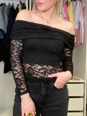 Off shoulder lace top black