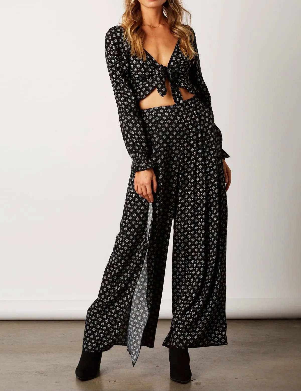 Print Long Sleeve V Neck Ruffle Tie Front Crop Top
