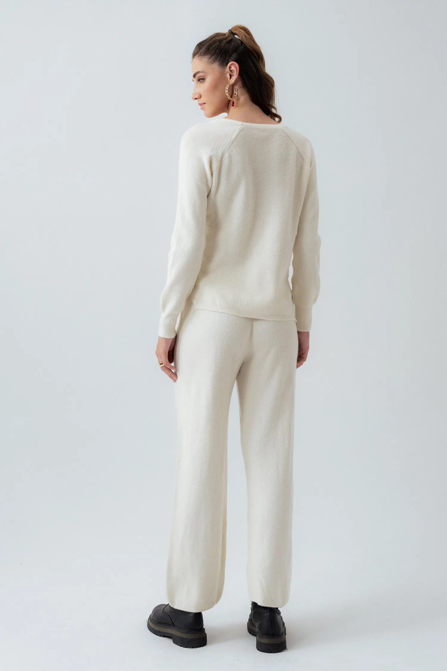 Relaxed Fit Off White Wool Trousers
