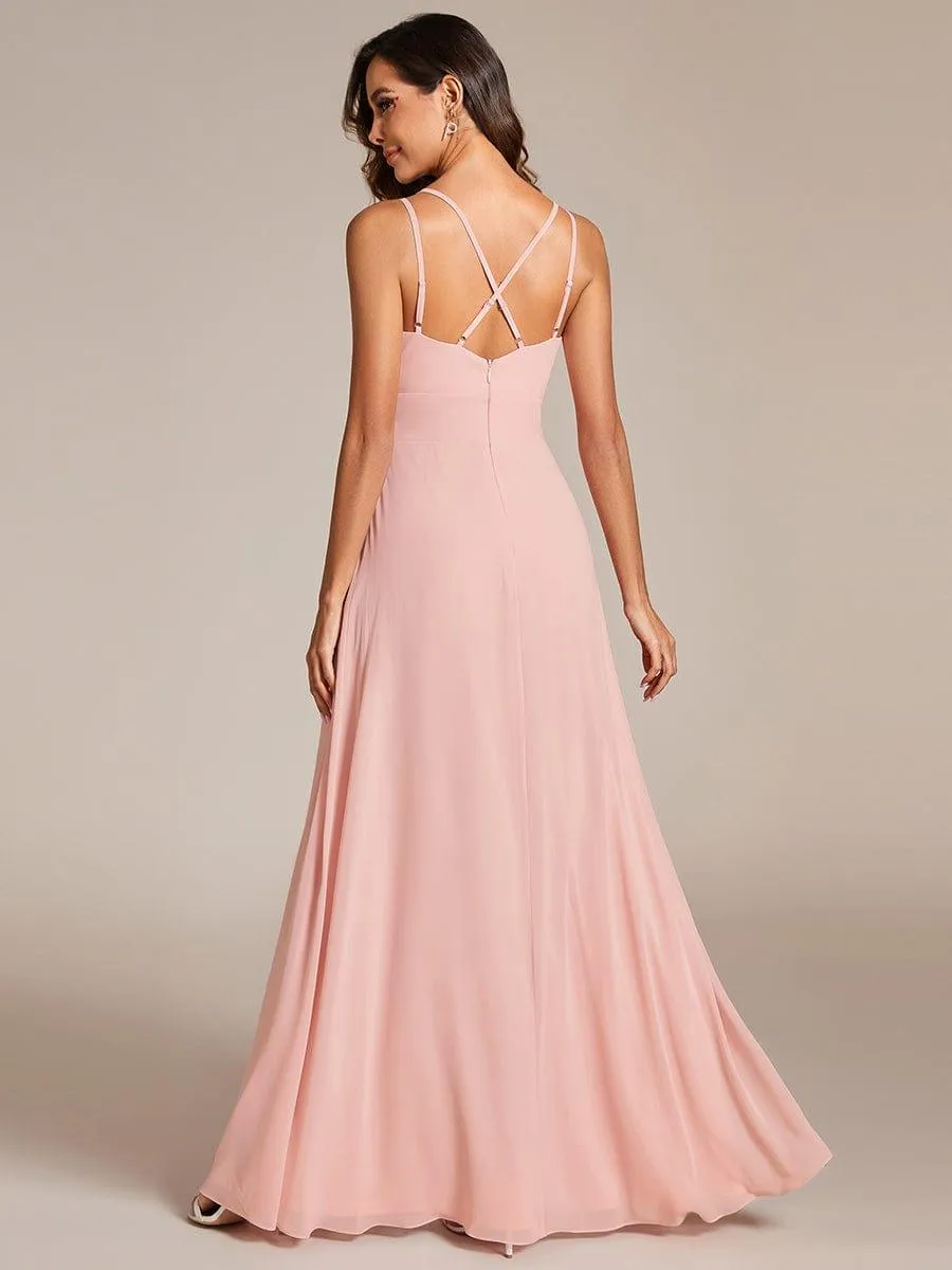 Robe de demoiselle d'honneur en mousseline à col en V avec fente haute