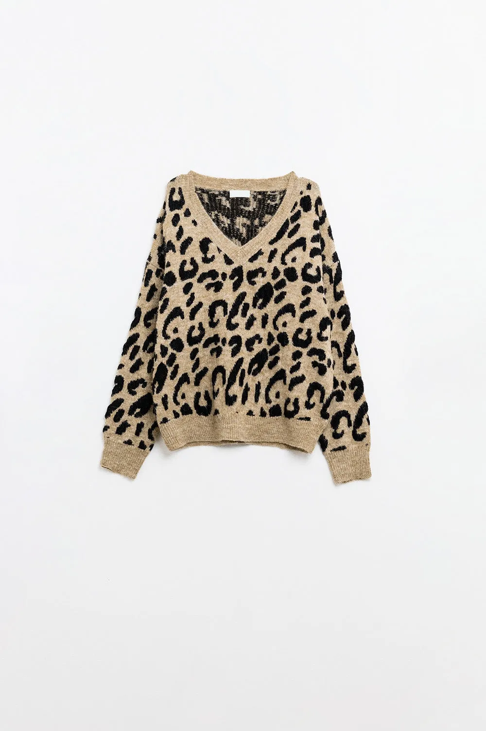 Soft knit v-neck sweater with leopard print