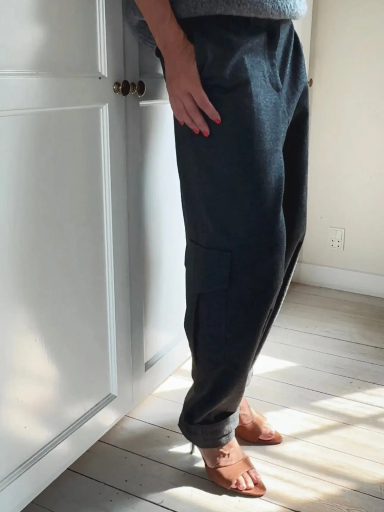 SUIT CARGO PANTS WITH DETAILS - GREY
