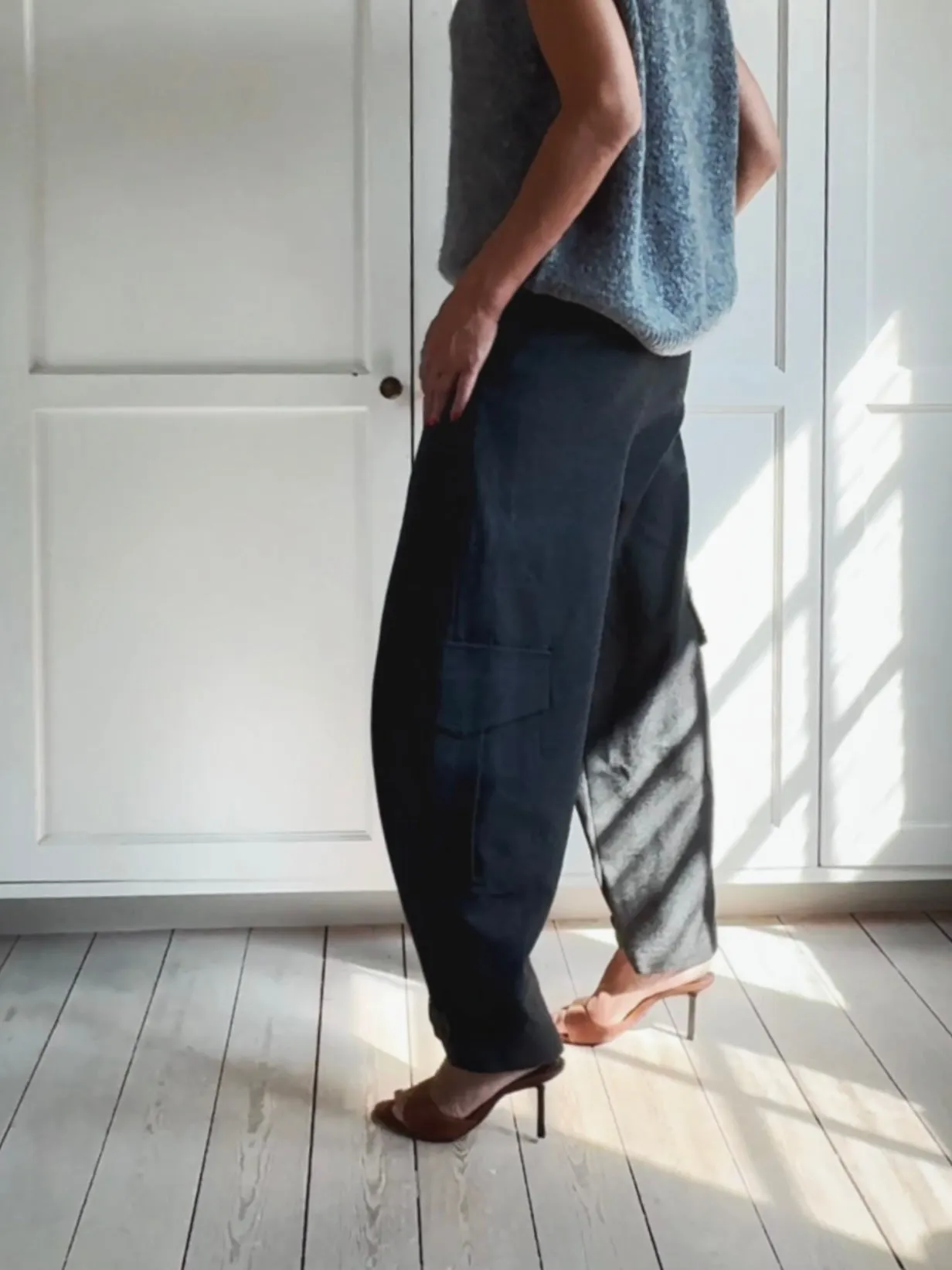 SUIT CARGO PANTS WITH DETAILS - GREY