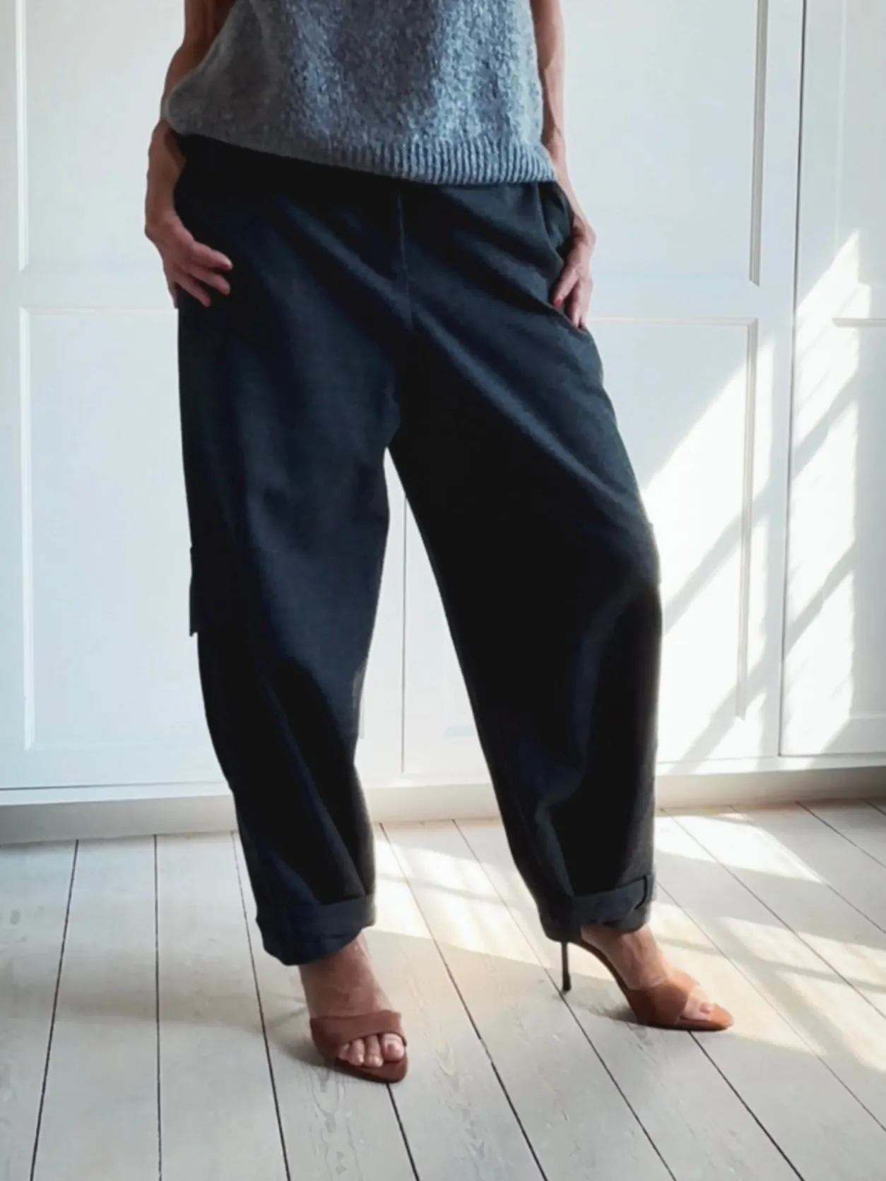 SUIT CARGO PANTS WITH DETAILS - GREY