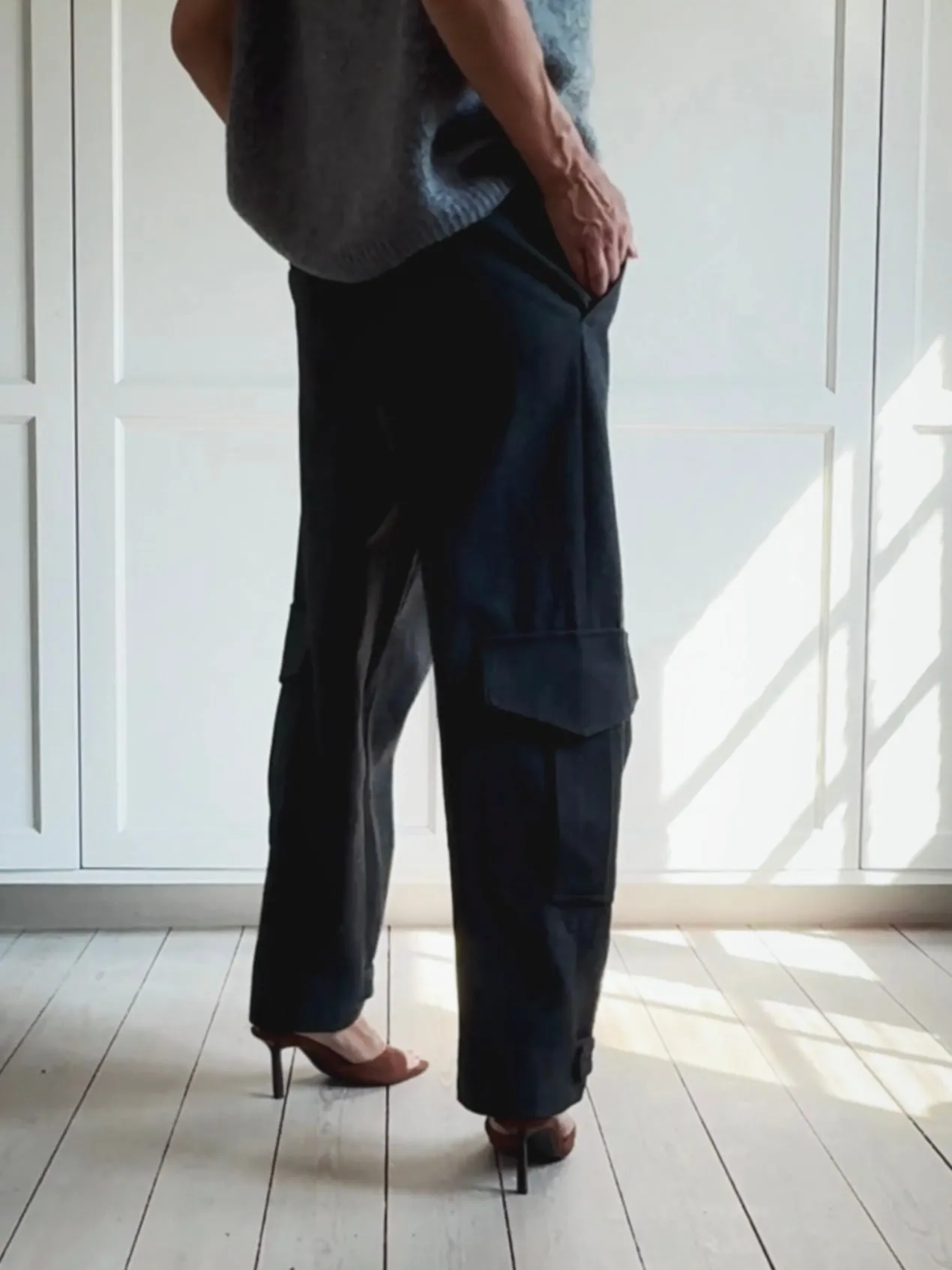 SUIT CARGO PANTS WITH DETAILS - GREY