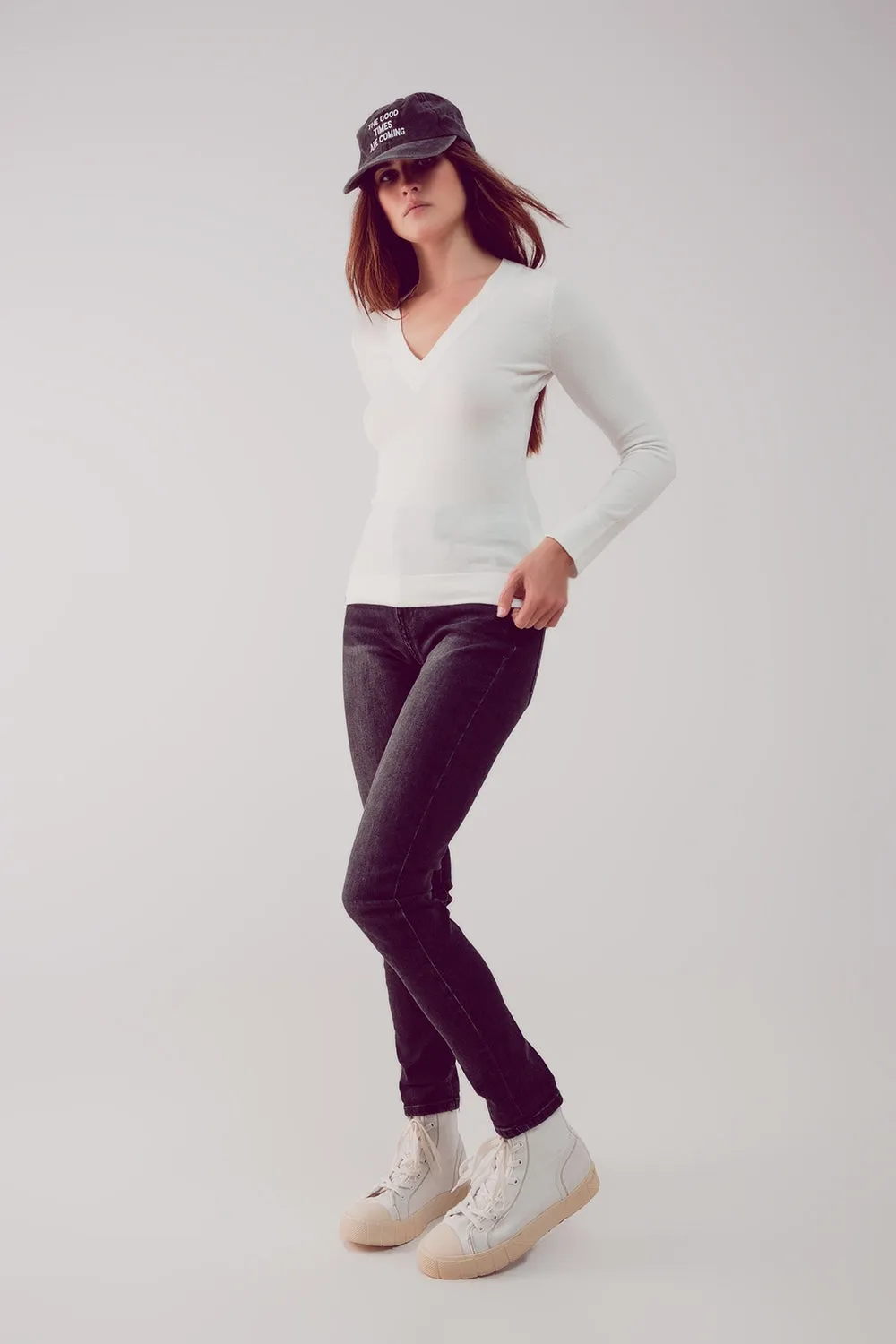 V neck fine knit jumper in cream