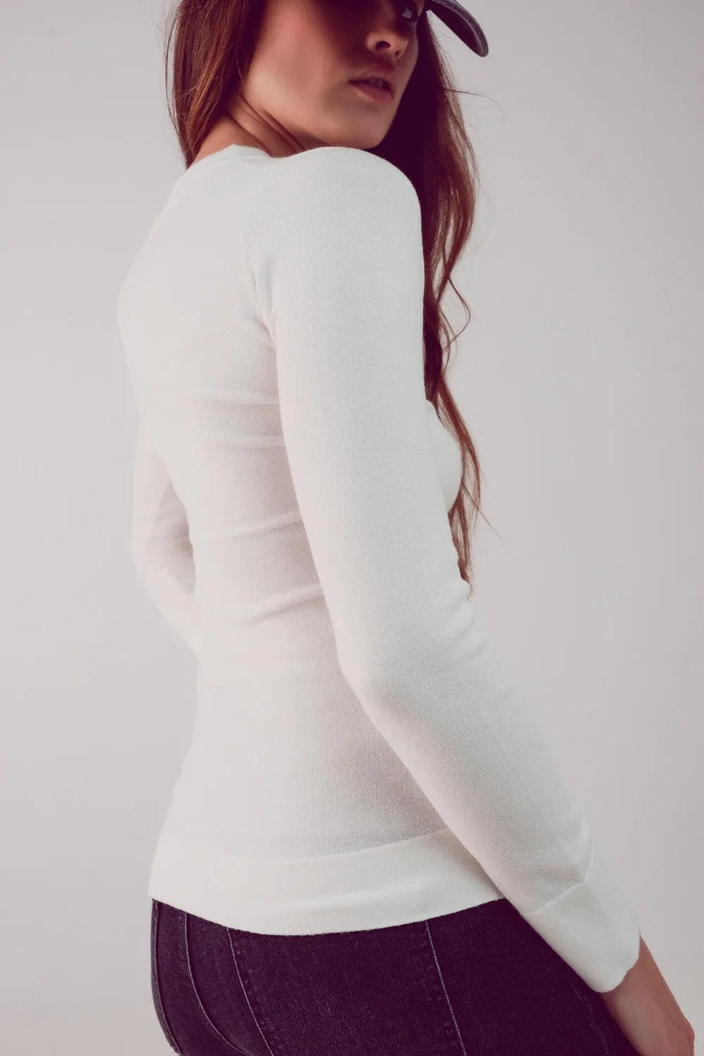 V neck fine knit jumper in cream