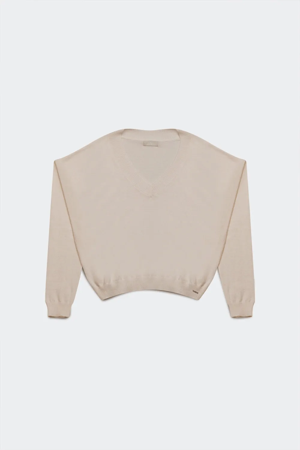 v neck fine knit sweater in cream