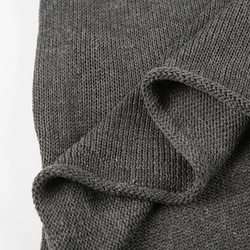 V-neck slim sweater