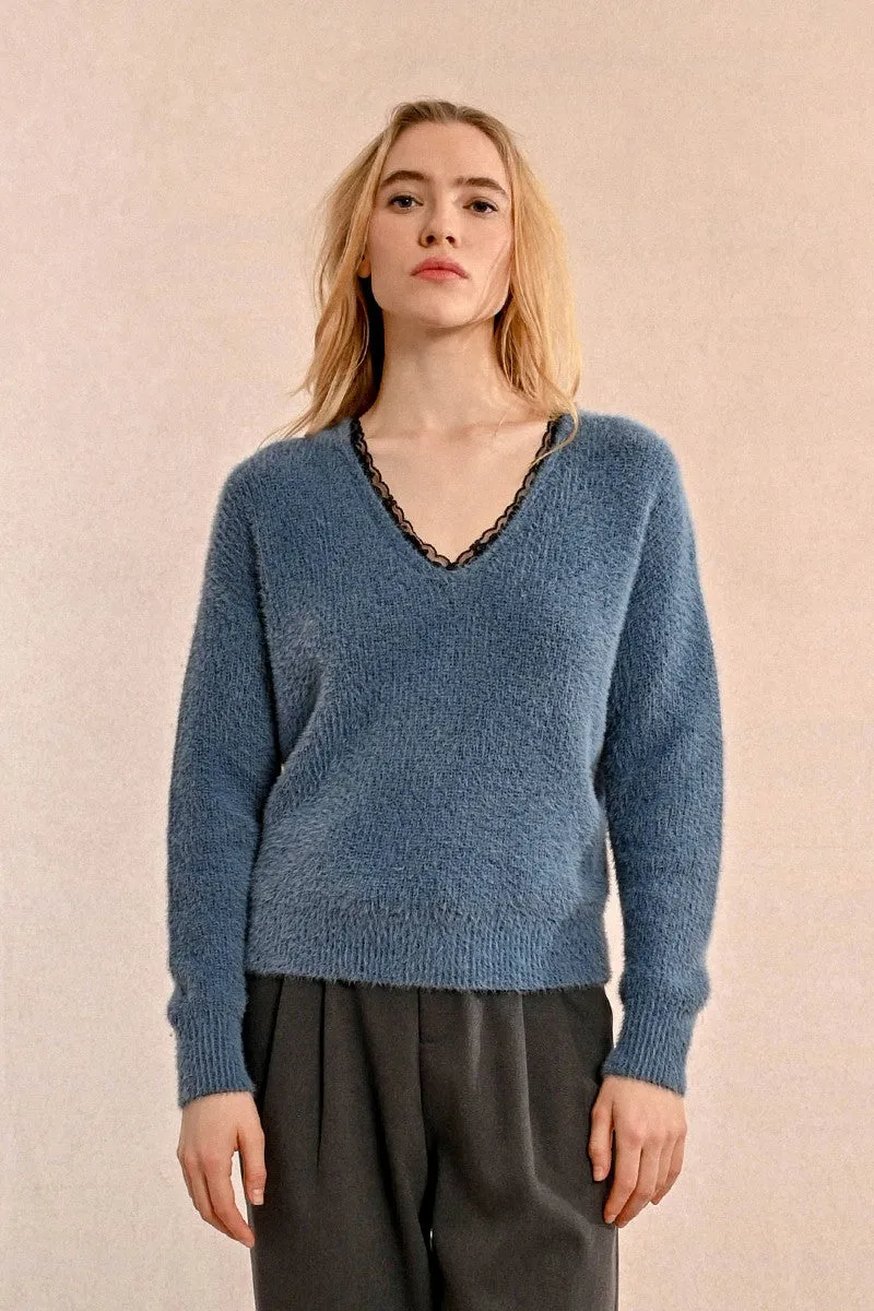 V-NECK SWEATER