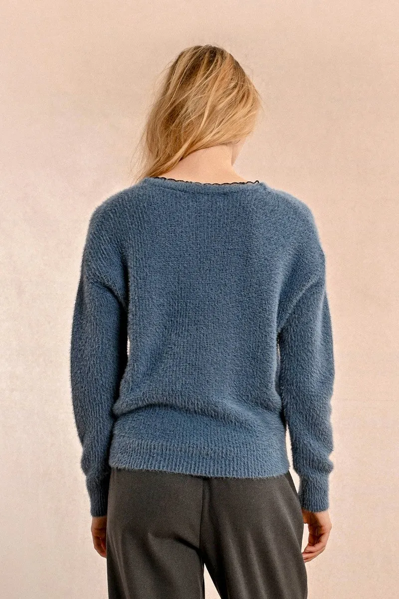 V-NECK SWEATER