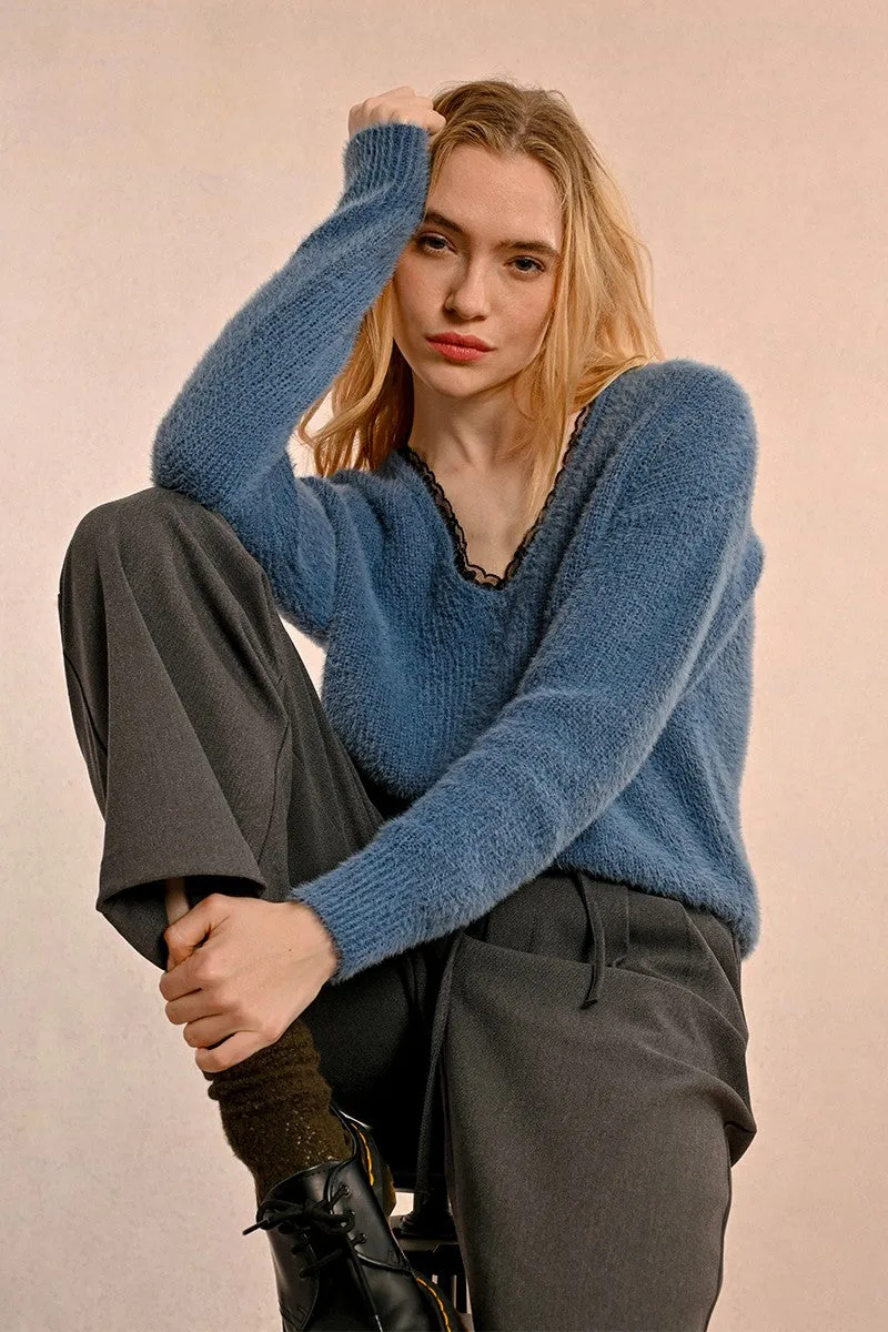 V-NECK SWEATER