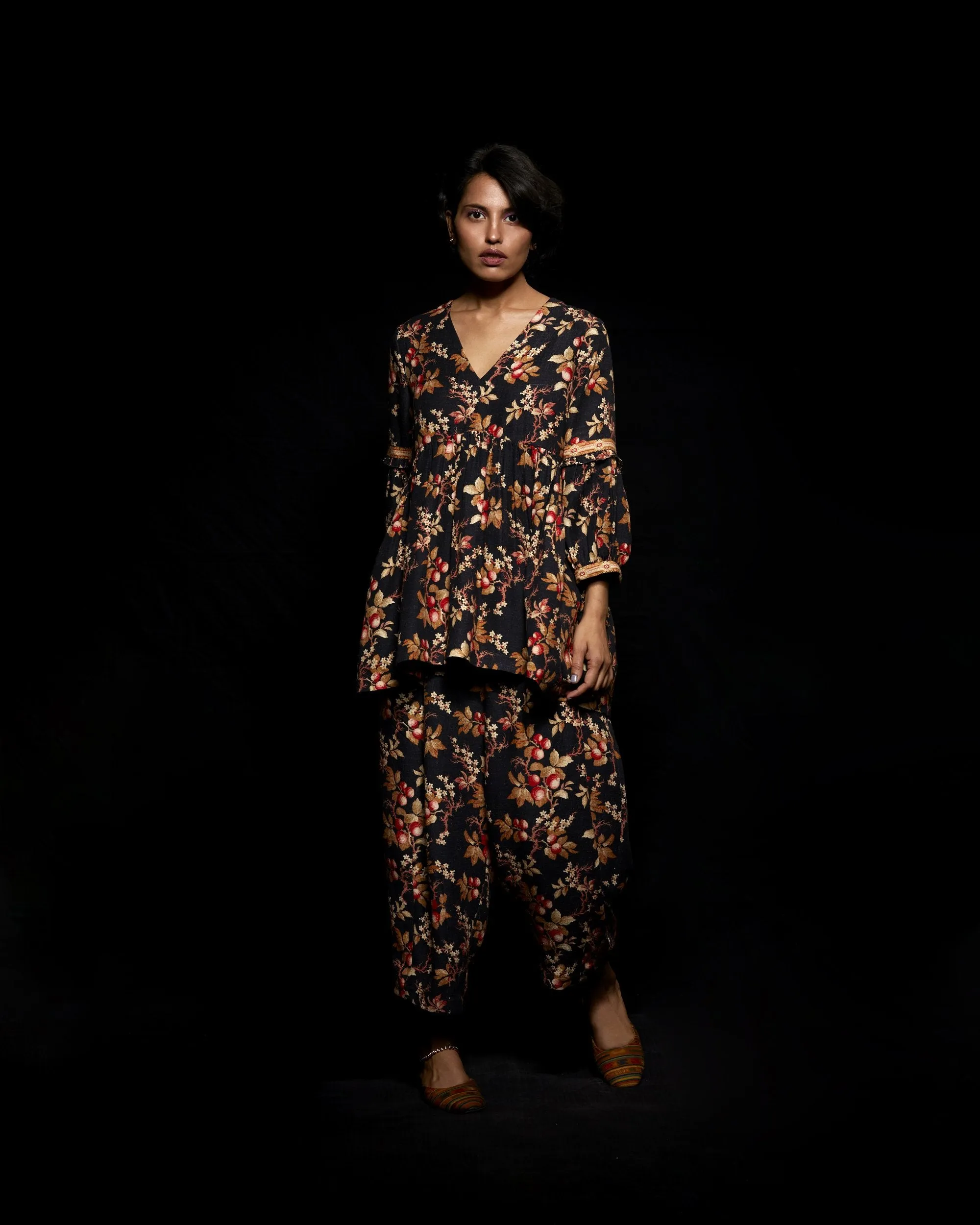 Viam   I   Lack Floral Hand Printed Pants