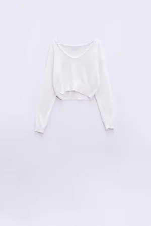 Wide V-neck cream Sweater With Braided Detail